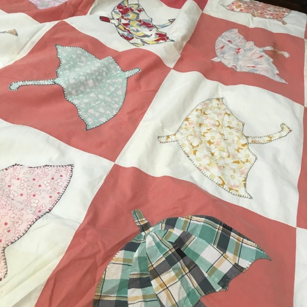 Vintage Umbrella Appliquéd Coverlet c1940  REDUCED